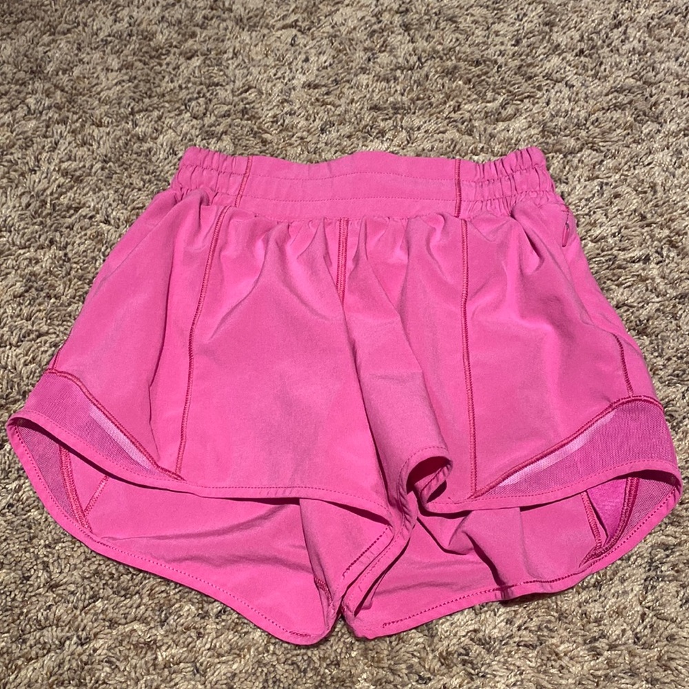 Lululemon pick hotty hot shorts